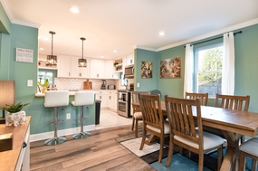 小型温馨家居厨房餐厅设计图片